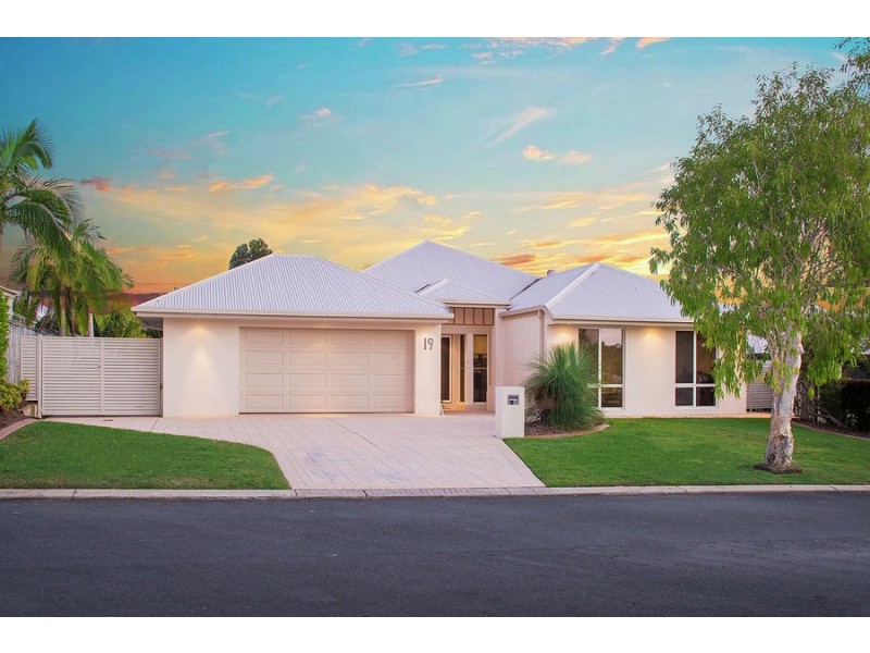 19 Rainbow Circuit, Coomera Waters QLD 4209