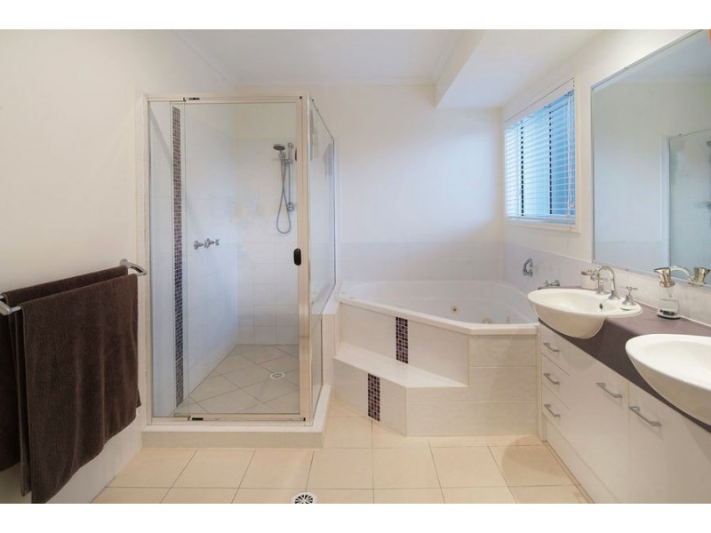 19 Rainbow Circuit, Coomera Waters QLD 4209