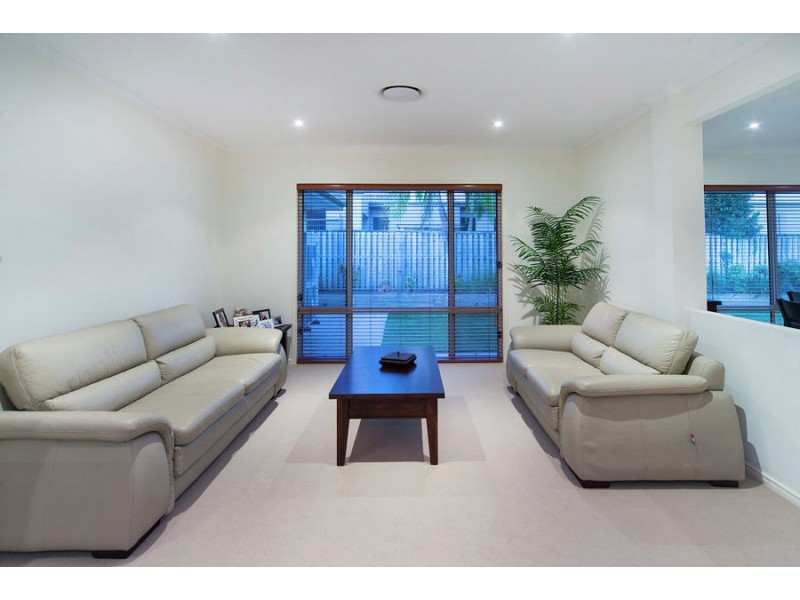 19 Rainbow Circuit, Coomera Waters QLD 4209