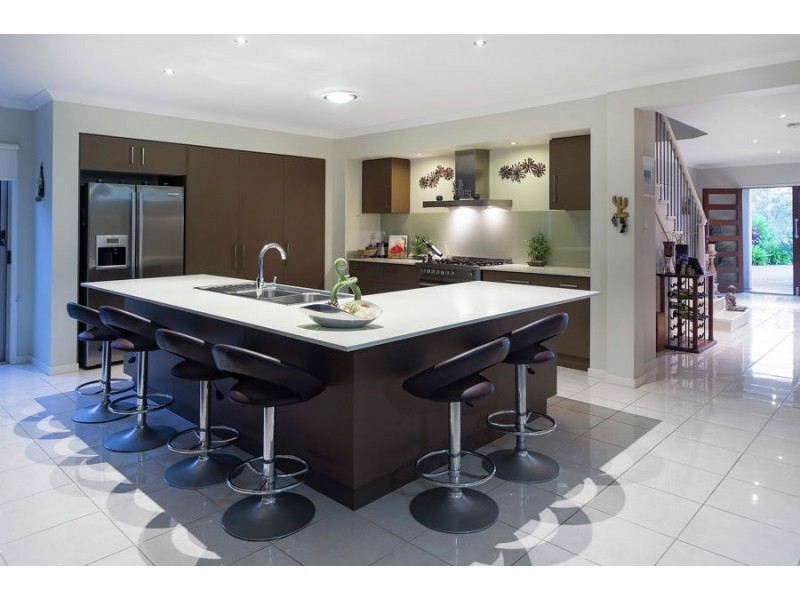 8 Katinka Circuit, Coomera Waters QLD 4209