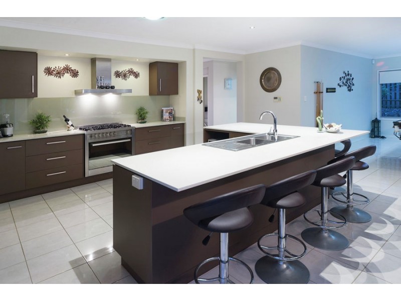 8 Katinka Circuit, Coomera Waters QLD 4209