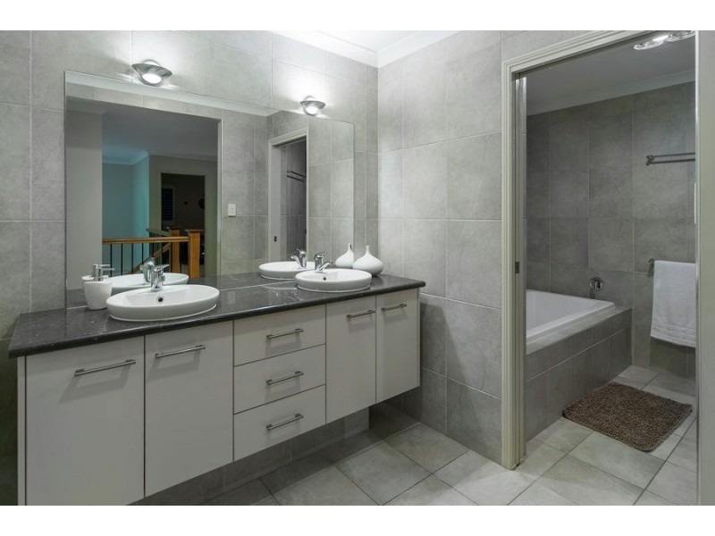 23 Buccaneer Way, Coomera Waters QLD 4209