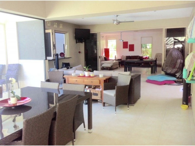 27 Buccaneer Way, Coomera Waters QLD 4209