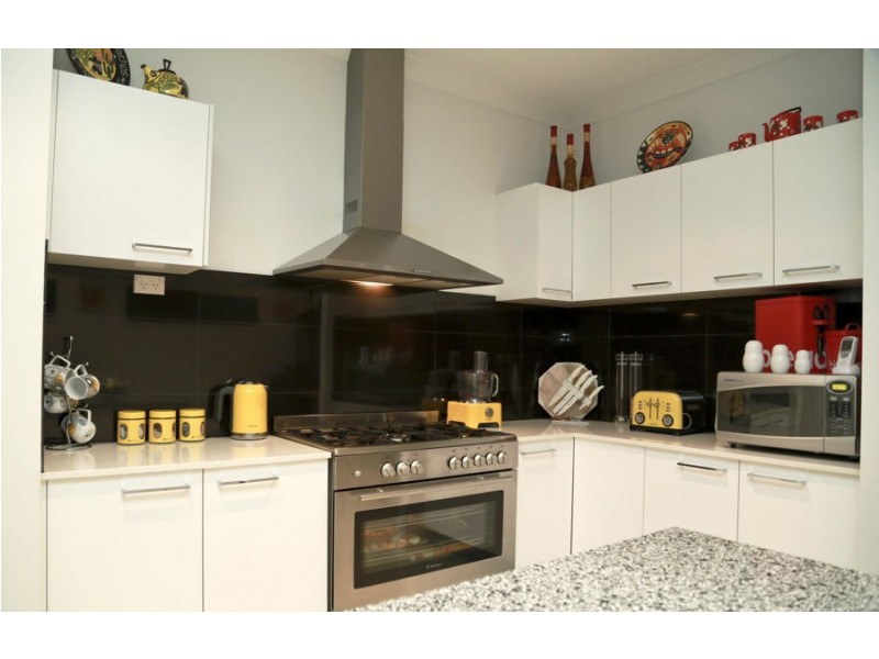 8 Hans Street, Upper Coomera QLD 4209