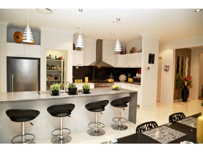 8 Hans Street, Upper Coomera QLD 4209