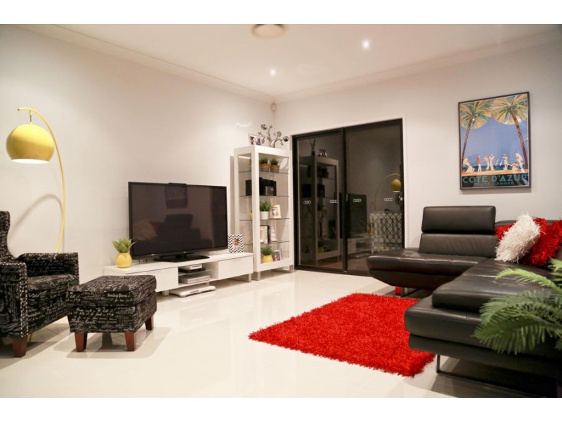 8 Hans Street, Upper Coomera QLD 4209