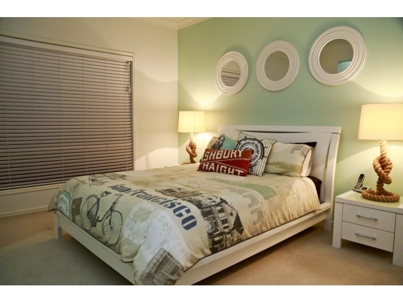 8 Hans Street, Upper Coomera QLD 4209