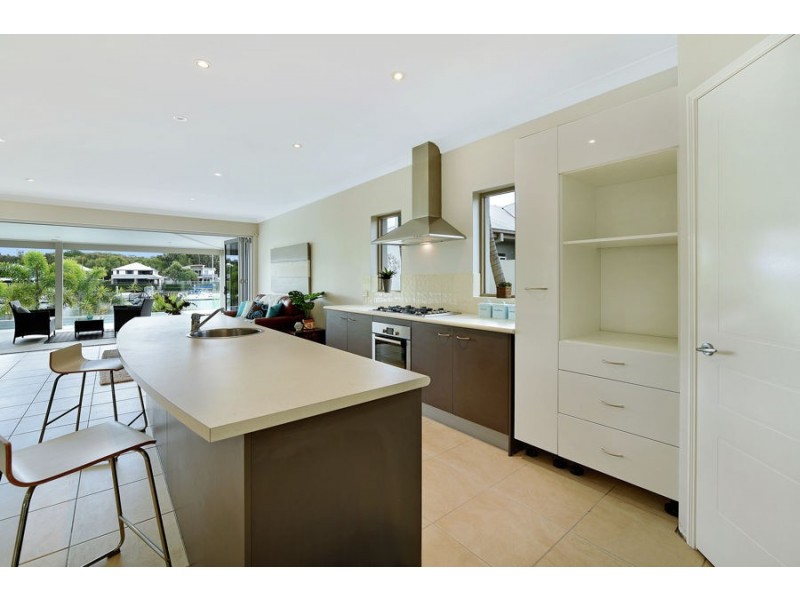 14 Buccaneer Way, Coomera Waters QLD 4209