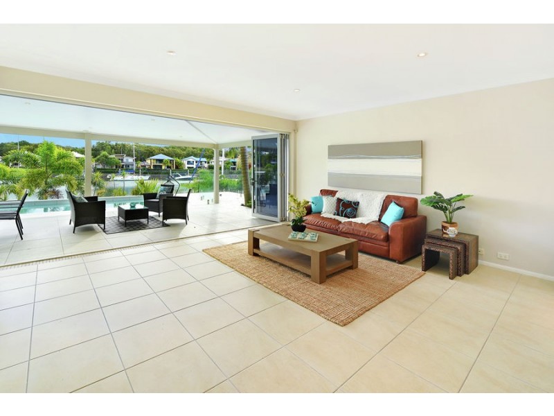 14 Buccaneer Way, Coomera Waters QLD 4209
