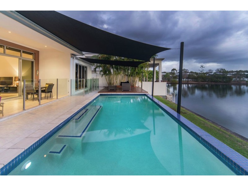 15 Manacor Place, Coombabah QLD 4216