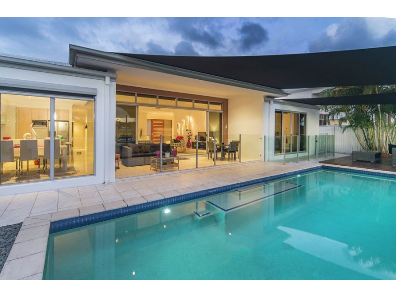 15 Manacor Place, Coombabah QLD 4216