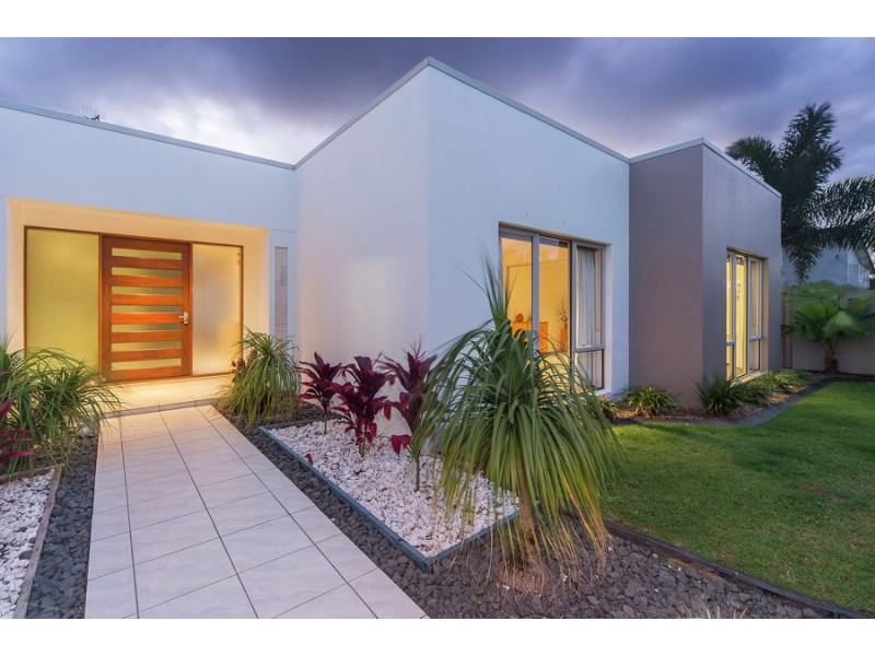 15 Manacor Place, Coombabah QLD 4216