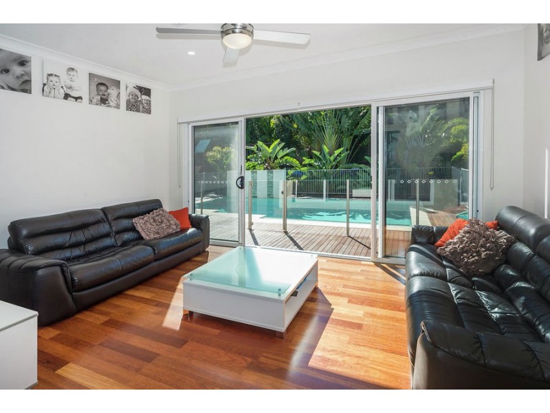 9 Brilliant Lane, Coomera Waters QLD 4209