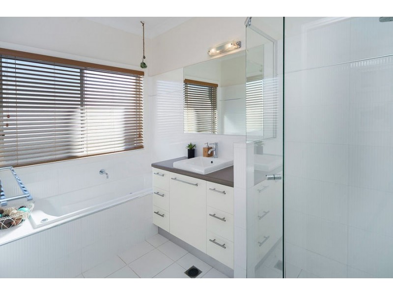 9 Brilliant Lane, Coomera Waters QLD 4209