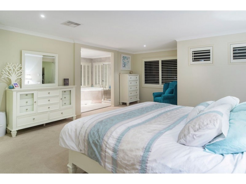 23 Buccaneer Way, Coomera Waters QLD 4209