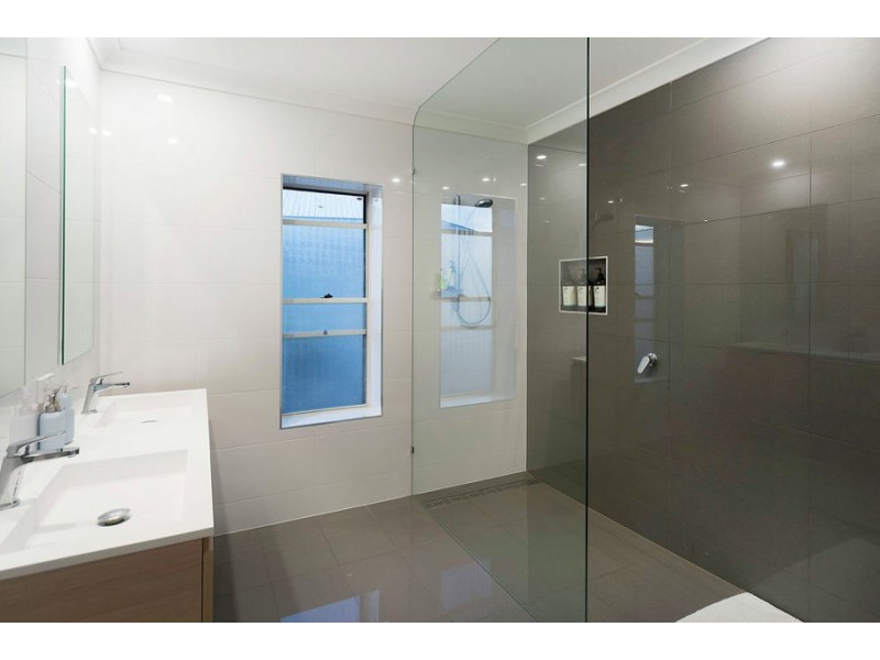 20 Brindabella Close, Coomera Waters QLD 4209