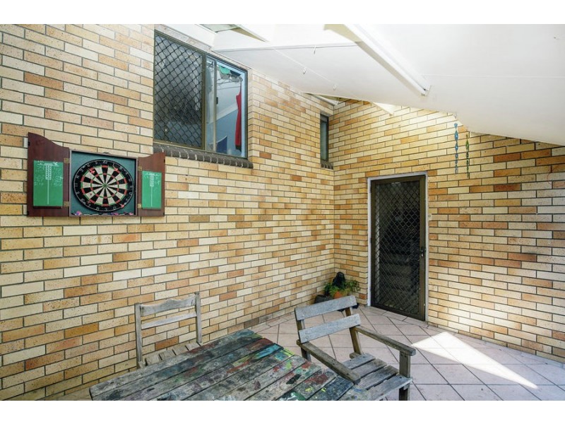 25 Lind Avenue, Southport QLD 4215