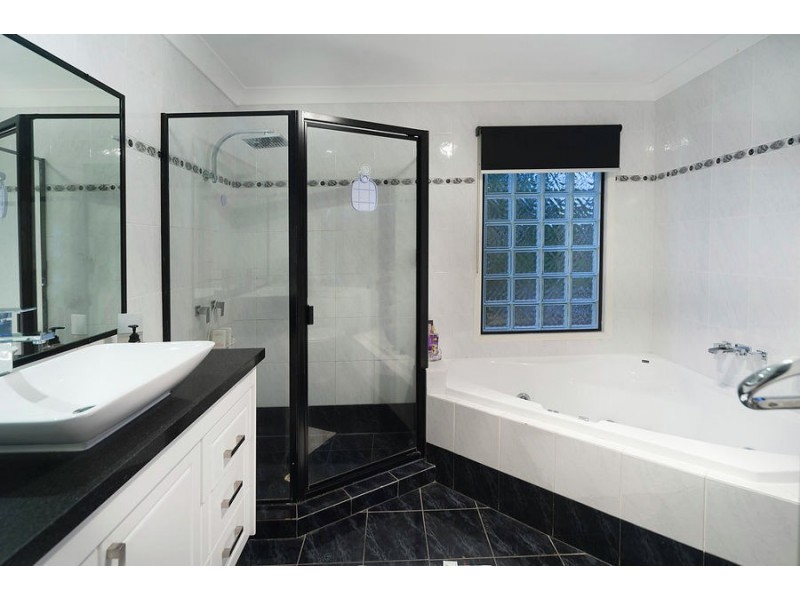 27 Lachlan Drive, Coomera QLD 4209