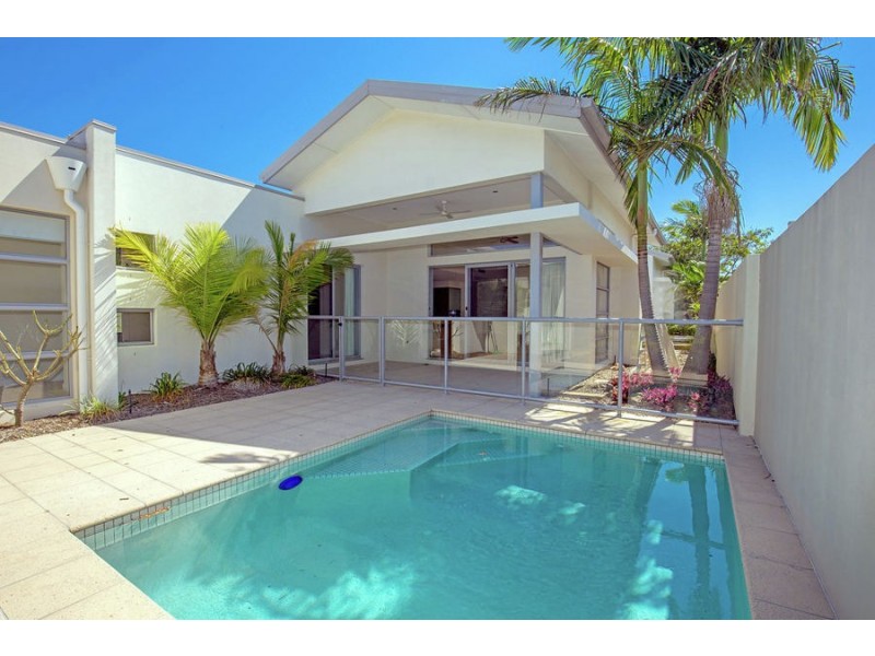 2821 Gracemere Circuit East, Hope Island QLD 4212