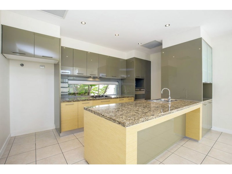 2821 Gracemere Circuit East, Hope Island QLD 4212