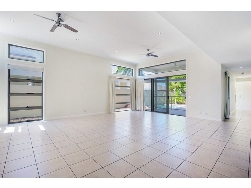 2821 Gracemere Circuit East, Hope Island QLD 4212