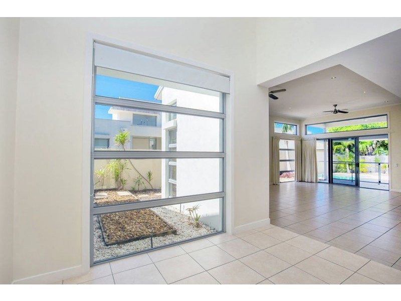 2821 Gracemere Circuit East, Hope Island QLD 4212