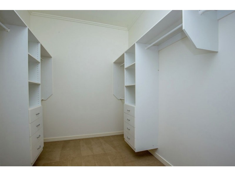 2821 Gracemere Circuit East, Hope Island QLD 4212