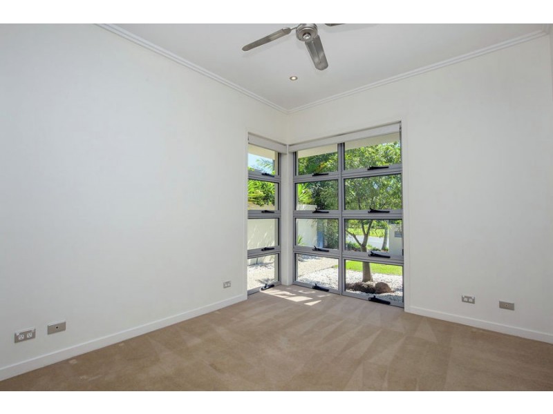 2821 Gracemere Circuit East, Hope Island QLD 4212