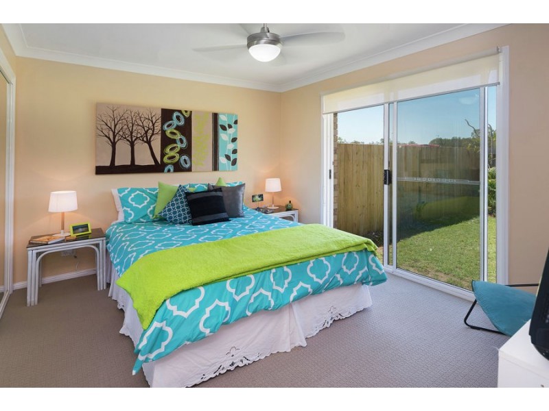 2/9 Jannie Court, Labrador QLD 4215