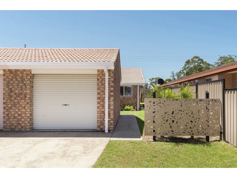 2/9 Jannie Court, Labrador QLD 4215