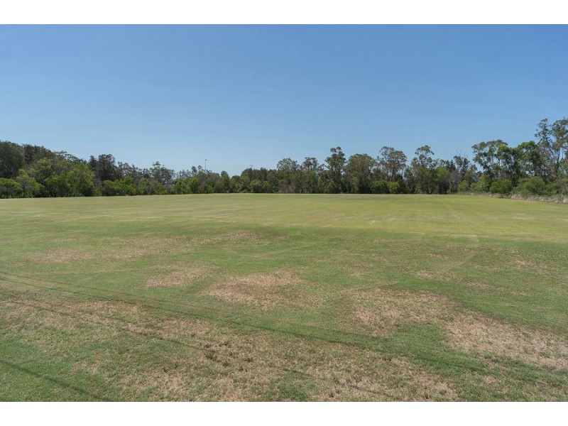 2/9 Jannie Court, Labrador QLD 4215