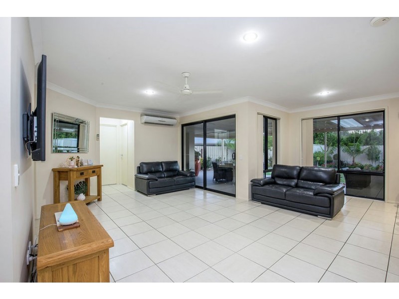 15 Cobb & Co Drive, Oxenford QLD 4210