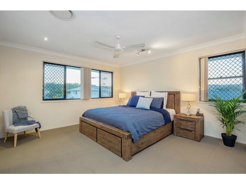 15 Cobb & Co Drive, Oxenford QLD 4210