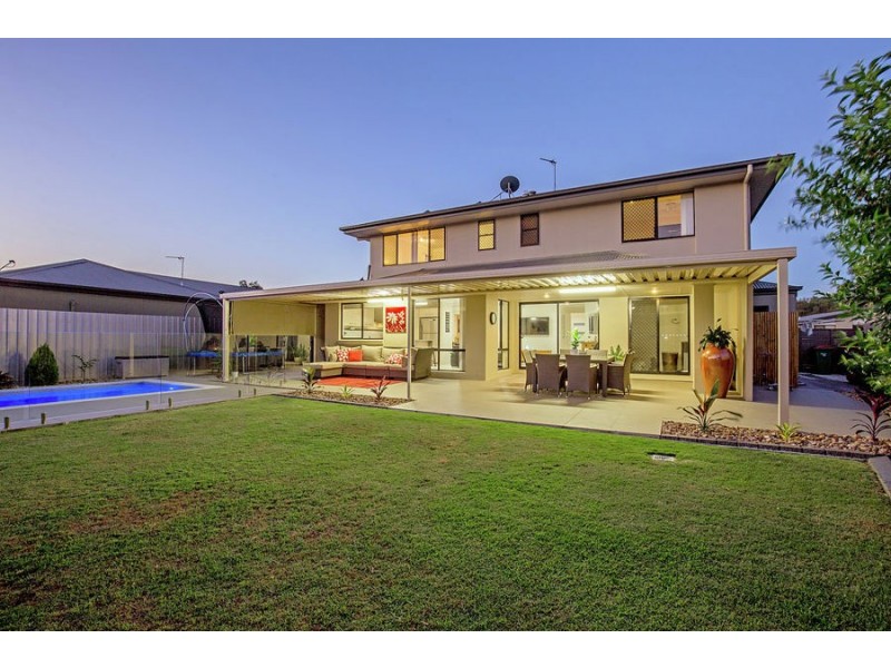 15 Cobb & Co Drive, Oxenford QLD 4210