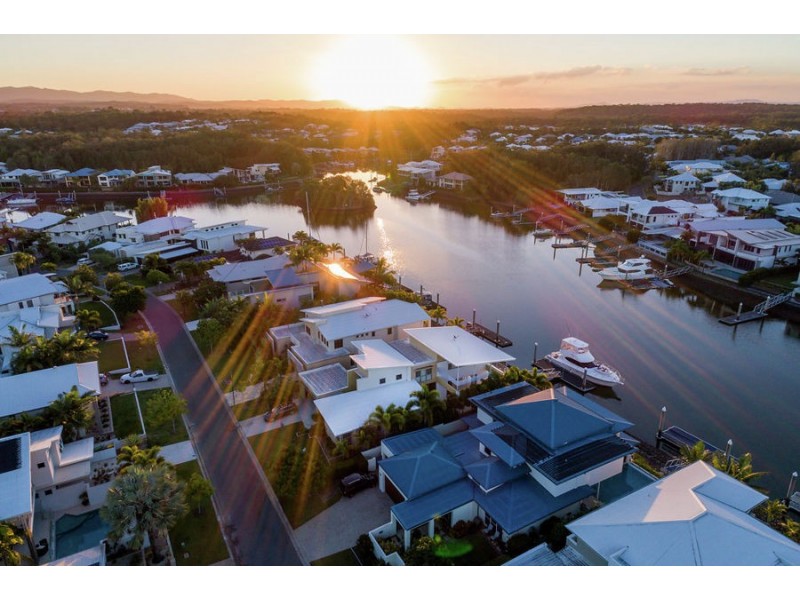 38 Buccaneer Way, Coomera Waters QLD 4209