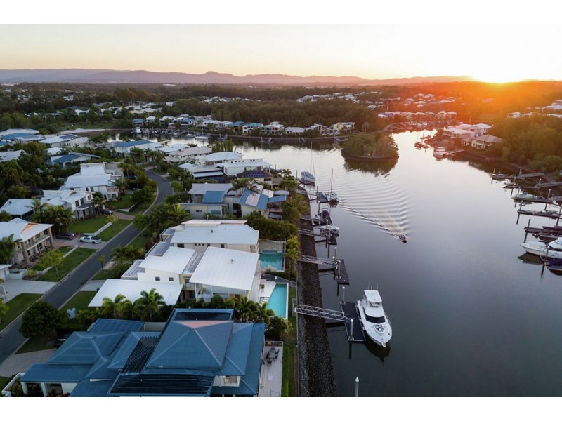 38 Buccaneer Way, Coomera Waters QLD 4209