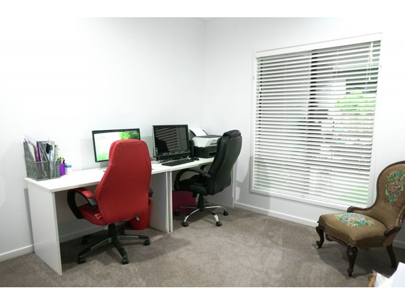 6 Iceberg Lane, Coomera Waters QLD 4209