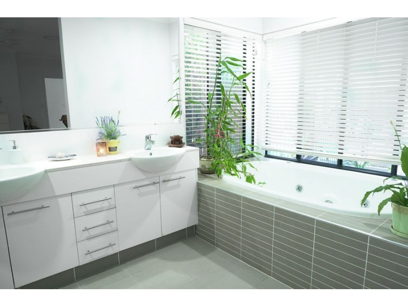 6 Iceberg Lane, Coomera Waters QLD 4209