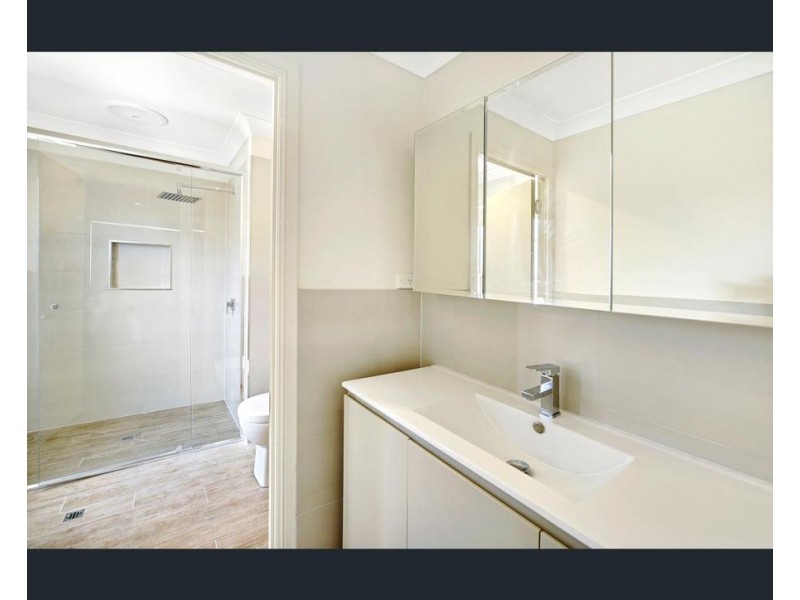 488 Oxley Drive, Runaway Bay QLD 4216