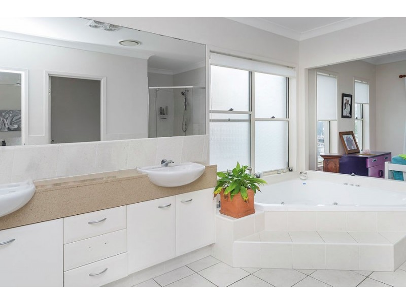 12 Brindabella Close, Coomera Waters QLD 4209