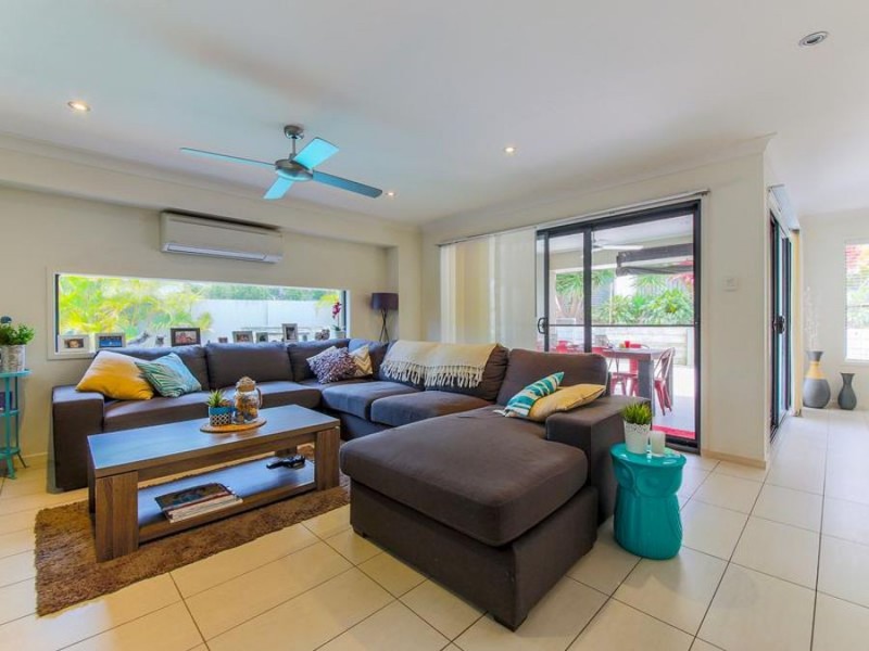 1 Serenade Drive, Coomera Waters QLD 4209