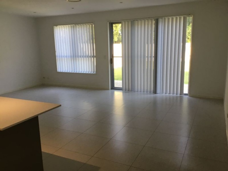 2/8 Compass drive, Biggera Waters QLD 4216