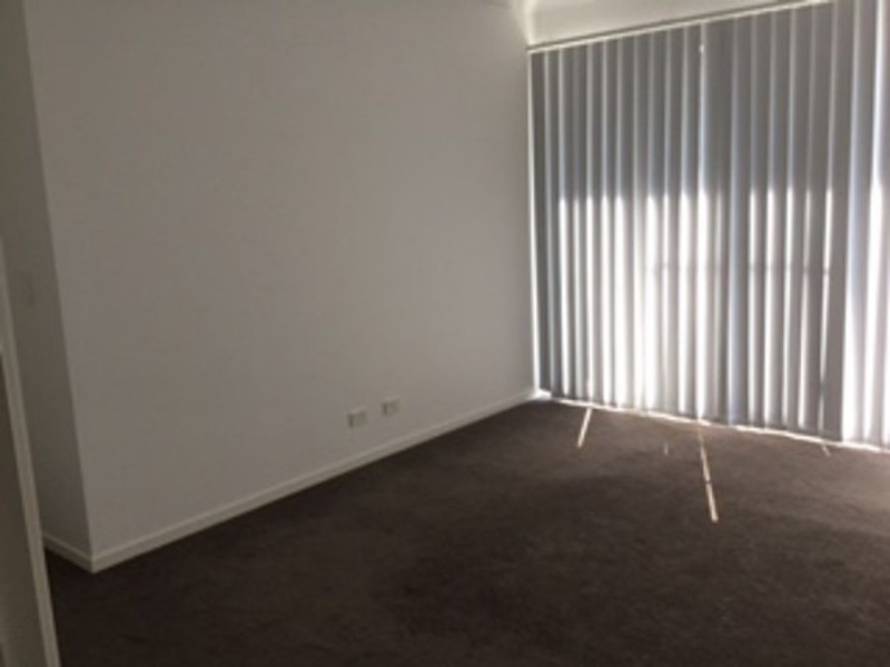 2/8 Compass drive, Biggera Waters QLD 4216