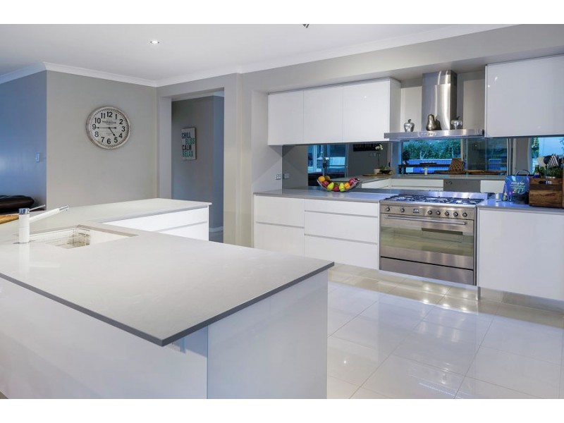 33 Buccaneer Way, Coomera Waters QLD 4209