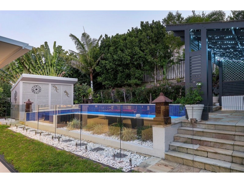 33 Buccaneer Way, Coomera Waters QLD 4209