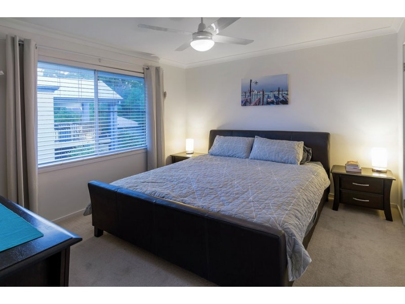 33 Buccaneer Way, Coomera Waters QLD 4209