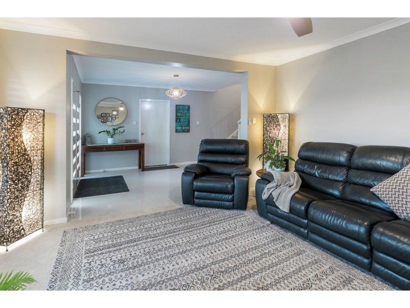 33 Buccaneer Way, Coomera Waters QLD 4209