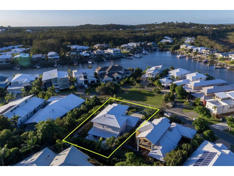 33 Buccaneer Way, Coomera Waters QLD 4209
