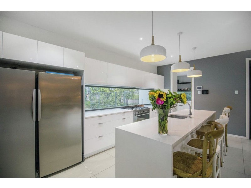 29 Pendragon Dve, Coomera Waters QLD 4209