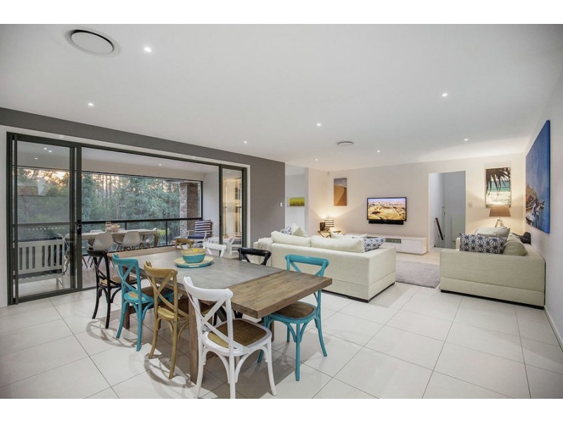 29 Pendragon Dve, Coomera Waters QLD 4209